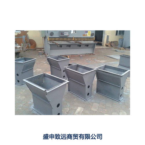 公路隔离墩钢模具制造工艺与尺寸标准的专业解析